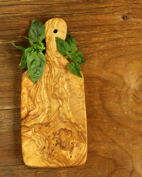 厨房切菜板木制背景上 — 图库照片