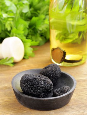 incelik siyah trüf mantar - nadir ve pahalı sebze