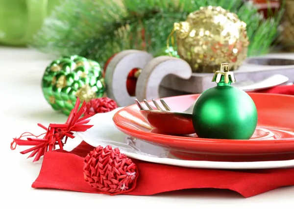 Cenário festivo de mesa de Natal com decorações — Fotografia de Stock