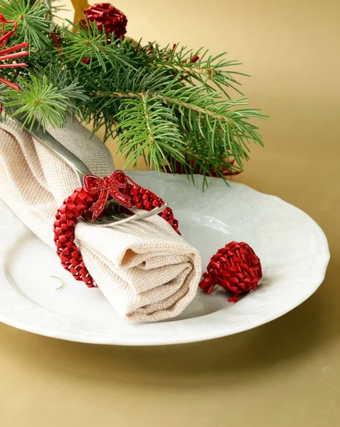 Cenário festivo de mesa de Natal com decorações — Fotografia de Stock