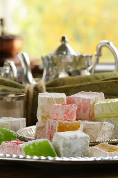 Turkish delight dessert (rahat lokum) olika färger — Stockfoto