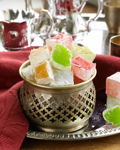 Turkish delight dessert (rahat lokum) olika färger — Stockfoto