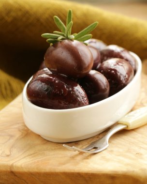 Olgun zenci kalamata zeytin
