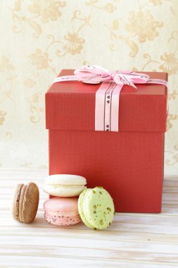 Vintage bir arka plan üzerinde renkli Fransızca macaroons