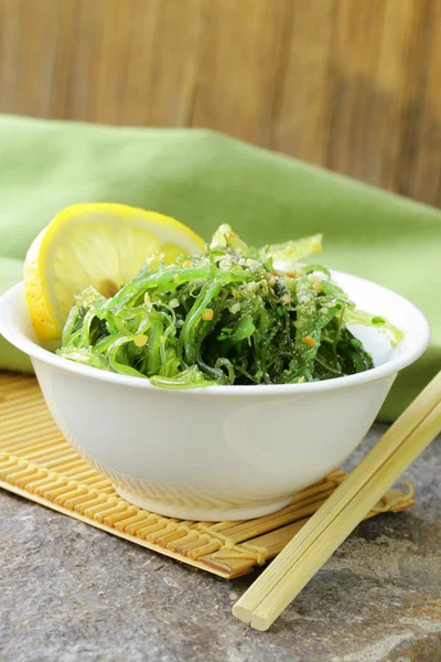 Παραδοσιακή ιαπωνική chuka πράσινα φύκια σαλάτα — Φωτογραφία Αρχείου