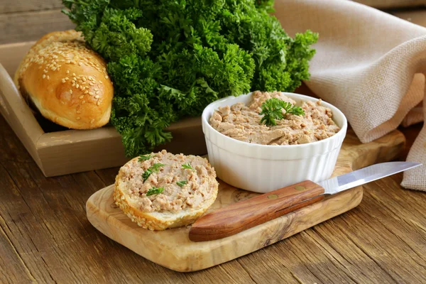 Chicken liver pate with parsley — Stock Photo, Image