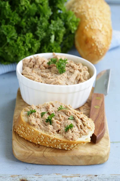 Chicken liver pate with parsley — Stock Photo, Image