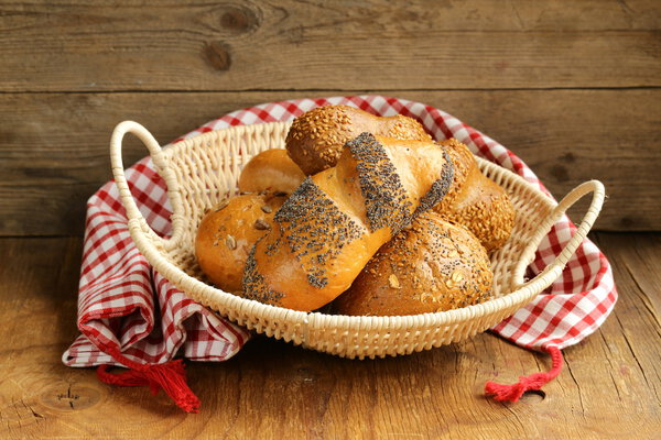 Assortment bread (rye, white long loaf, whole-grain cereal bun)