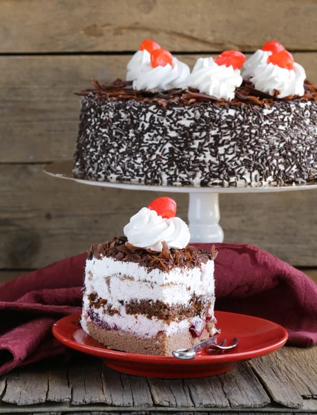 Chocolate cake with cherries — Stock Photo, Image