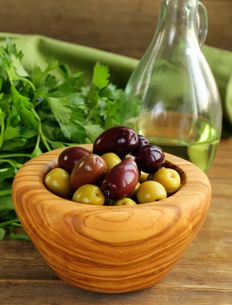 Olive verdi e nere marinate — Foto Stock