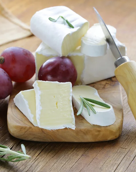 Soft cheese with a white mold (brie, camembert) — Stock Photo, Image