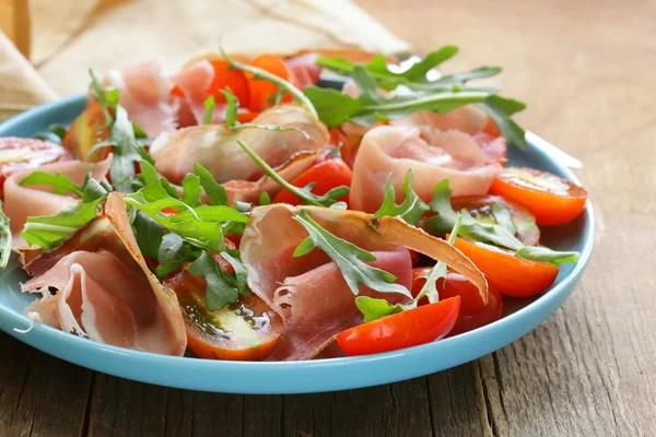 Salade met parmaham (jamon) — Stockfoto