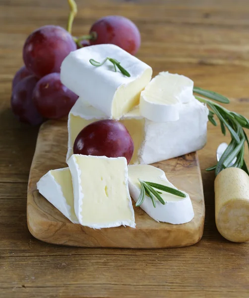 Soft cheese with a white mold (brie, camembert) — Stock Photo, Image