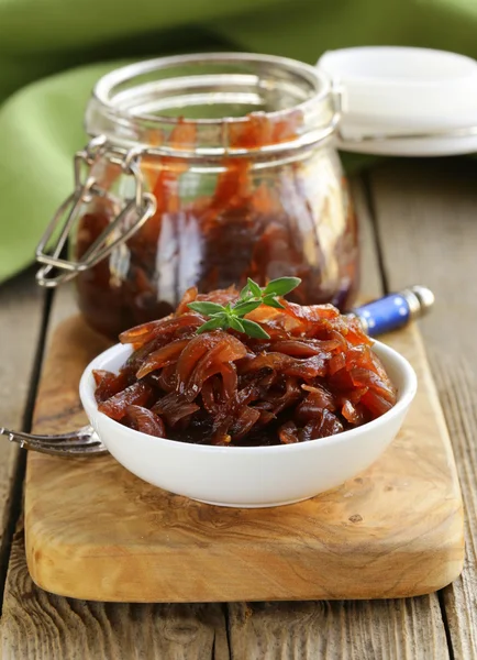 Red onion marmalade with thyme French cuisine — Stock Photo, Image