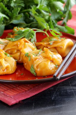 Çin köfte - dim sum ekşi-tatlı sos ile