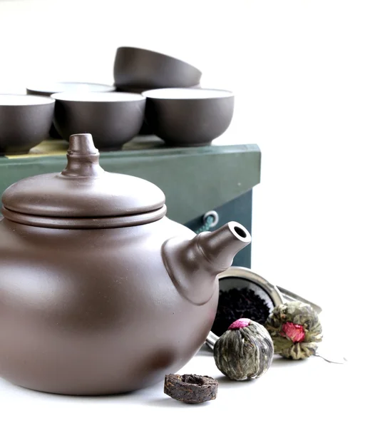 Set for a traditional tea drinking (kettle, cups and various grain tea) — Stock Photo, Image