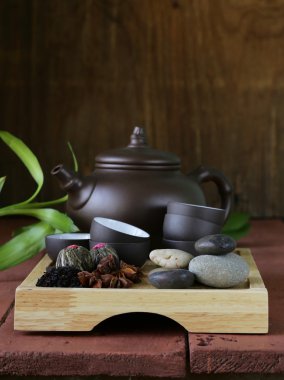 (su ısıtıcısı, bardak ve çeşitli tahıl çay içme geleneksel çay için ayarla)