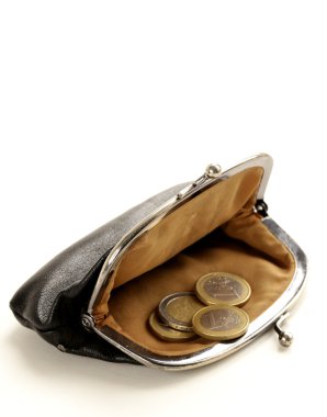 çanta ile euro coins beyaz zemin üzerine açın.