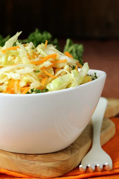 Traditional coleslaw (cabbage salad, carrot and mayonnaise) — Stock Photo, Image