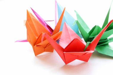 renkli kağıt origami kuşlar Japon sembolü다채로운 종이 접기 조류 일본 상징