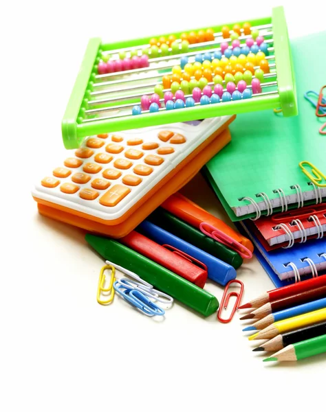 Voltar ao conceito de escola, papelaria escolar lápis multicoloridos e cadernos — Fotografia de Stock