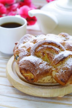 geleneksel Fransız börek pasta pudra şekeri ile