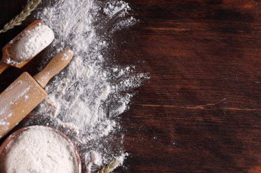 Ekmek pizzası pişirmek için un yemek arka planı.