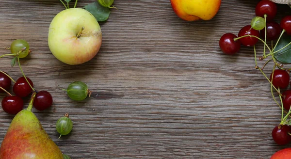 Плоды Ягоды Осени Деревянном Фоне — стоковое фото
