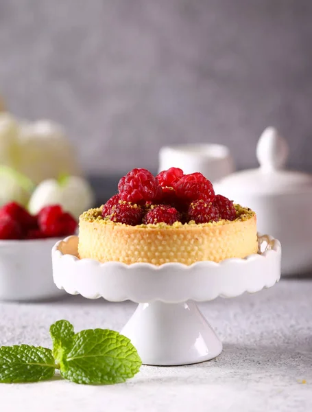 Mini Tartlets Raspberries Pistachios — Stock Photo, Image