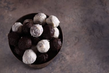 Çikolatalı trüf şekerli tatlı ve tatlılık