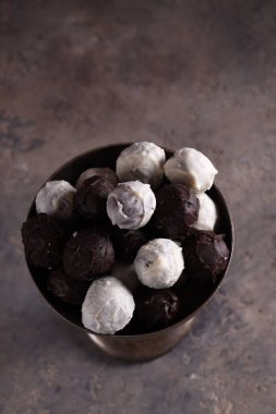 Çikolatalı trüf şekerli tatlı ve tatlılık