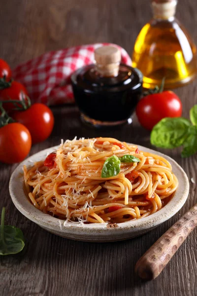 Spaghetti Tomato Sauce Cheese — Stock Photo, Image