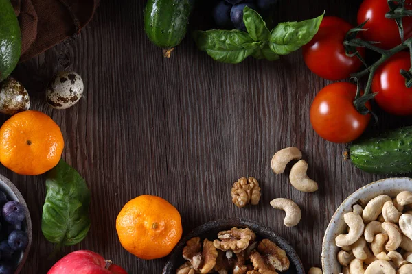 Φυσικά Βιολογικά Φρούτα Και Λαχανικά Καρύδια Για Μια Υγιεινή Διατροφή — Φωτογραφία Αρχείου