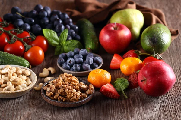 Frutas Legumes Orgânicos Naturais Nozes Para Uma Dieta Saudável — Fotografia de Stock