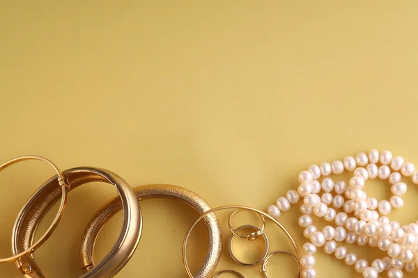 Gold Jewelry Rings Yellow Background — Stock Photo, Image