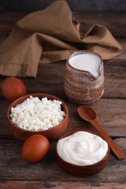 Çeşitli süt ürünleri peynir, süt, ekşi krema