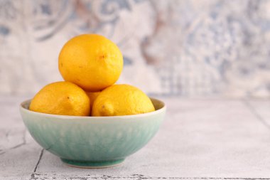 Olgun organik limonlar