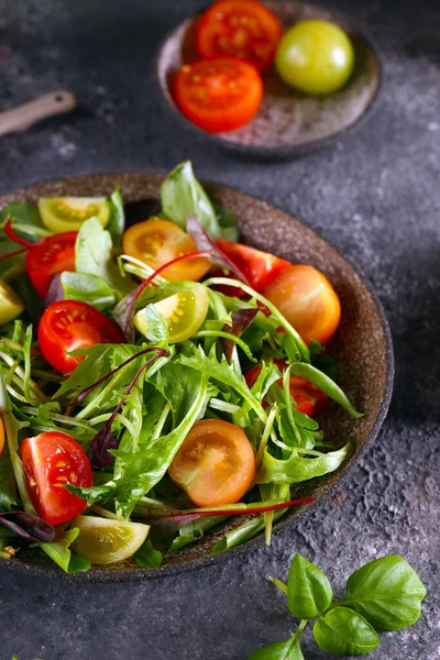 Salada Tomate Cereja Orgânica Fresca Mesa Comida Saudável — Fotografia de Stock