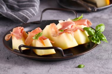 Aperatif antipasto jambon jambonlu kavun.