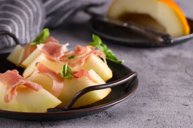 Aperatif antipasto jambon jambonlu kavun.