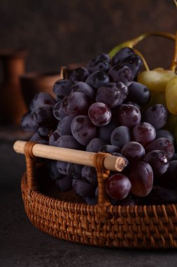 natural organic grapes rustic style