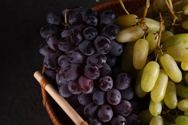 Natural Organic Grapes Rustic Style — Stock Photo, Image