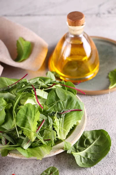 Organic Food Nutrition Green Salad Mix Olive Oil Vegetables — Stock Photo, Image