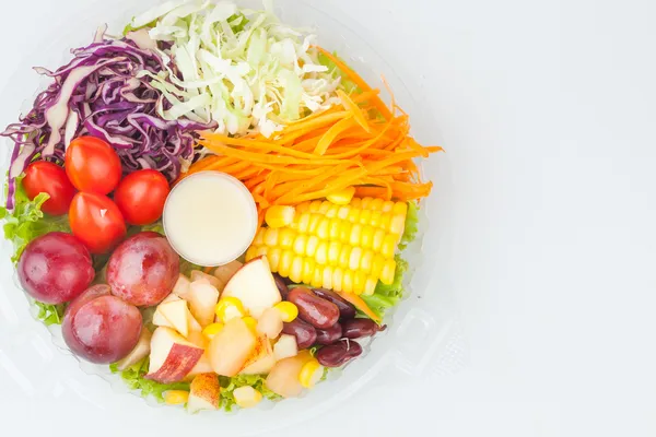 Emballage de boîte à salade sur fond de papier blanc — Photo