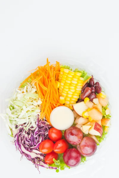 Salade doos verpakking op wit papier achtergrond — Stockfoto