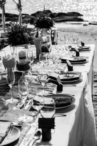 Bröllopsbord Stranden Svart Och Vitt — Stockfoto