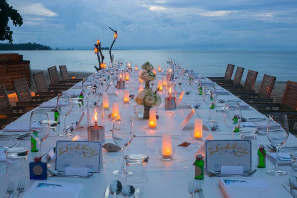 Longue Table Installation Dîner Mariage Sur Plage Thaïlande — Photo