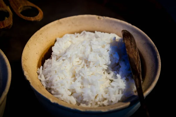 Gekochter Reis Schüssel Mit Löffel Buffet Für Die Dinnerparty — Stockfoto