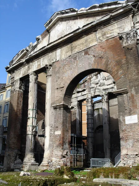 Porträtt Antik Tempelfasad Ruiner Från Romarriket Rom — Stockfoto