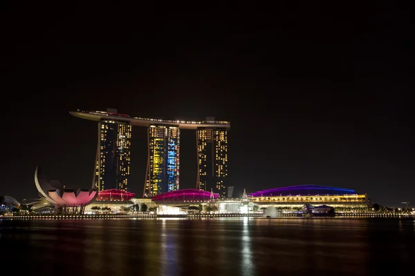 Marina bay sands gece — Stok fotoğraf